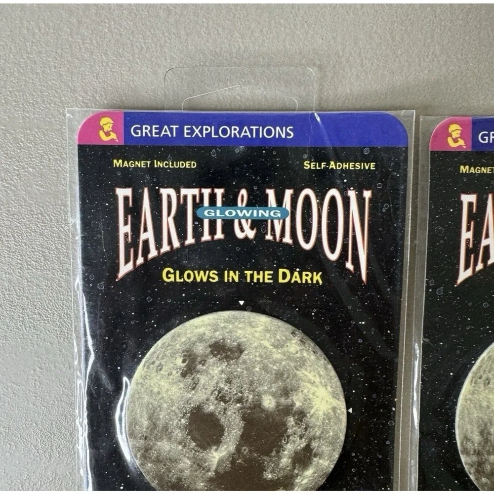 Great Explorations Glowing Earth And Moon Lot Of‎ 2 Glows In Dark Magnetic 90s